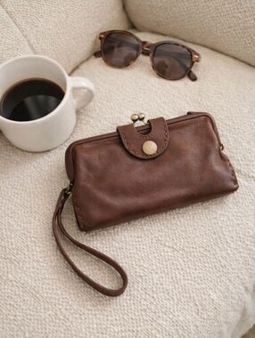 Lucky Brand Leather Wristlet Wallet Kiss Lock Clutch Brown Whipstitch Boho